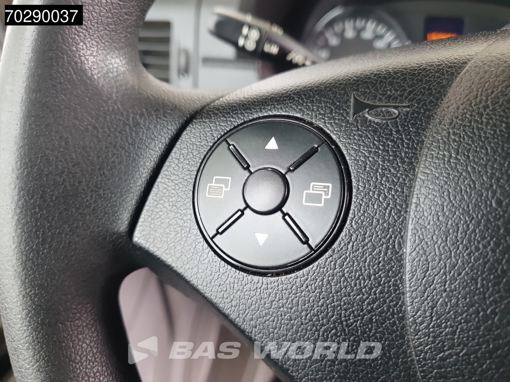 Mercedes-Benz Sprinter 319 CDI Automaat 3.0 V6 L2H2 3500kg trekhaak Navi Camera Airco Cruise L2 12m3 Airco Trekhaak Cruise control 18