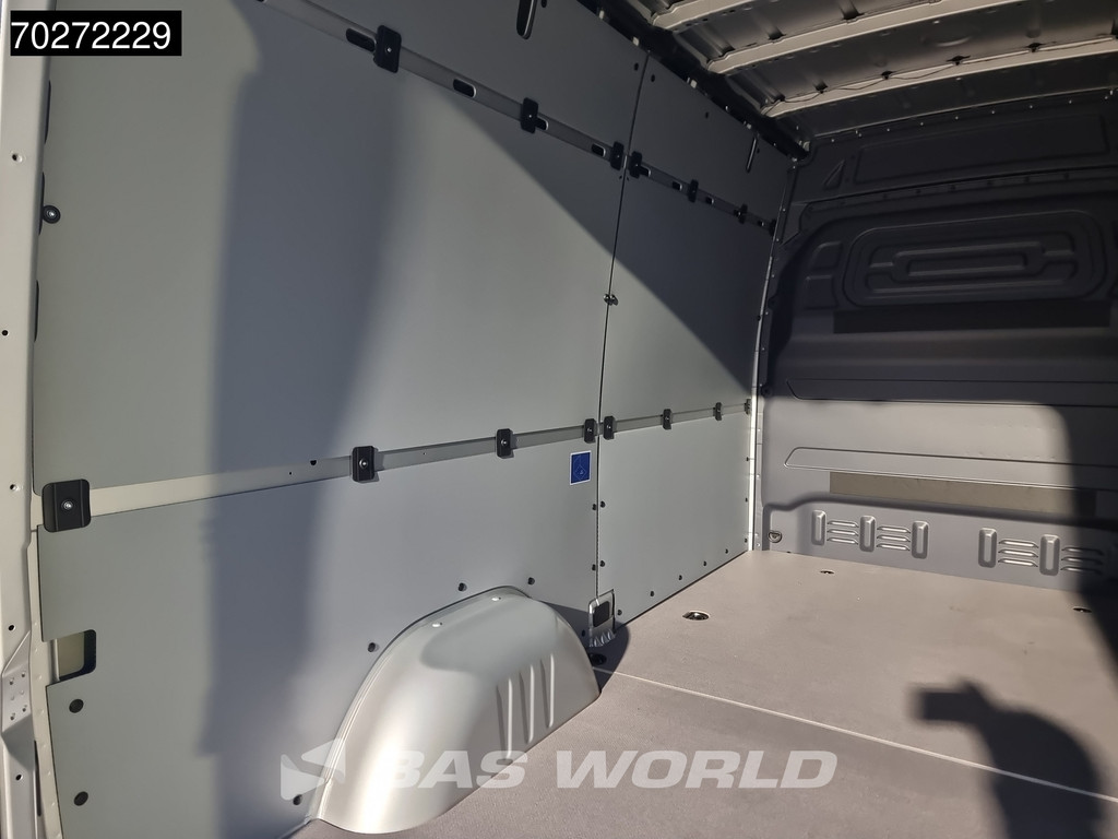 Mercedes-Benz Sprinter 319 CDI Automaat L2H2 3,5t Trekhaak 190pk Camera Cruise Airco Carplay L2 10m3 Airco Trekhaak Cruise control 7