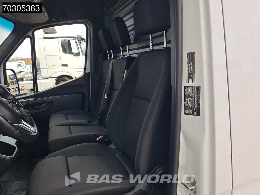 Mercedes-Benz Sprinter 319 CDI Automaat L2H2 Airco Cruise Camera MBUX CarPlay Euro6 L2 Airco Cruise control 12
