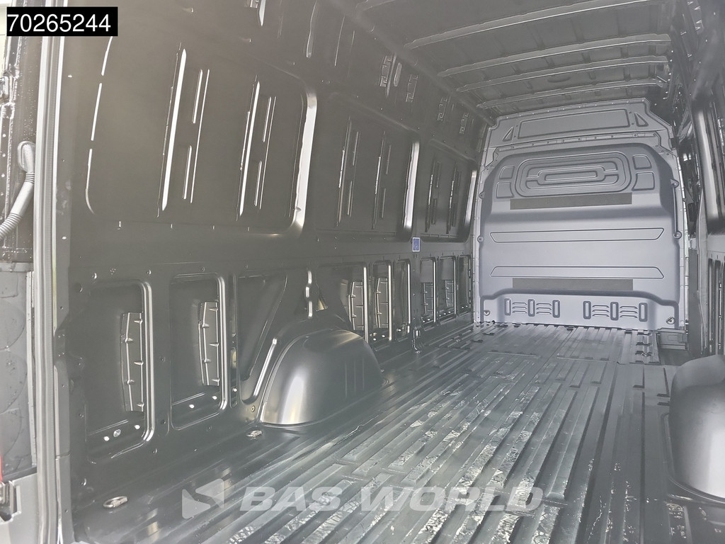 Mercedes-Benz Sprinter 319 CDI Automaat L3H2 2025model LED 3500kg trekhaak Camera Airco Cruise 15m3 Airco Cruise control 18