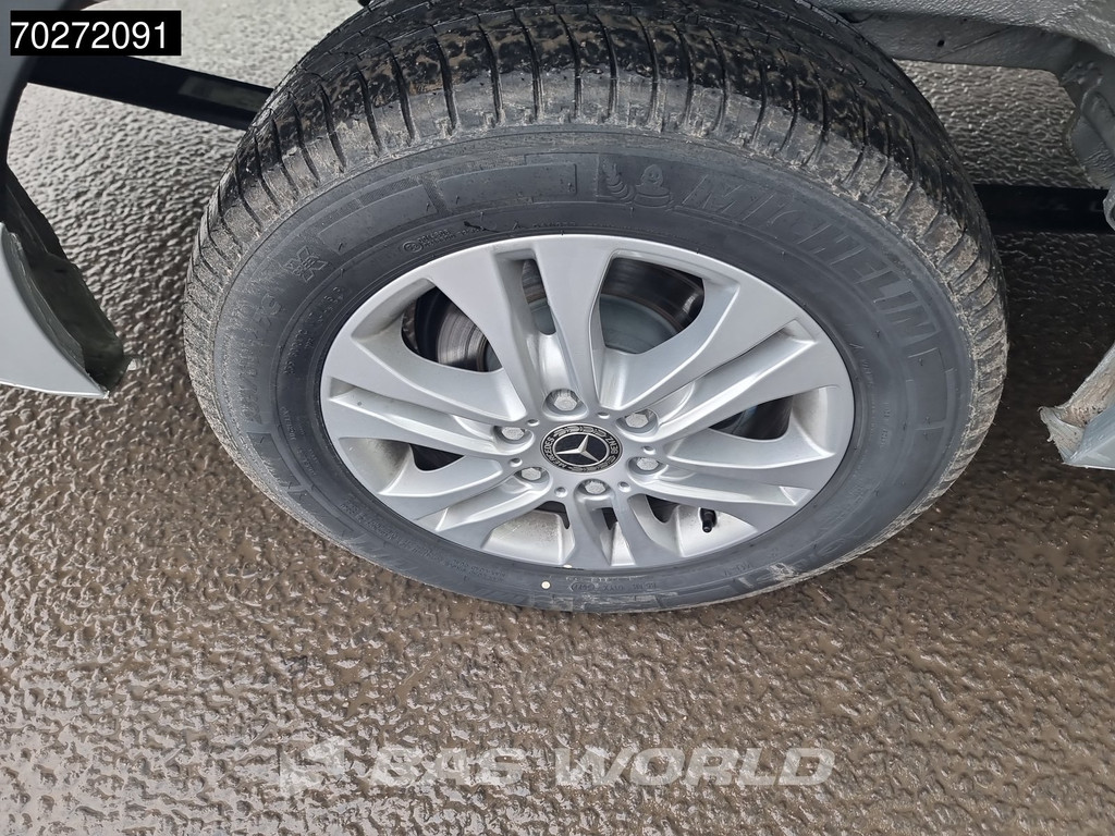 Mercedes-Benz Sprinter 319 CDI Automaat VIP Personenvervoer Taxi TV Webasto klima Kombi Tourer Navi LED Airco Cruise control 18