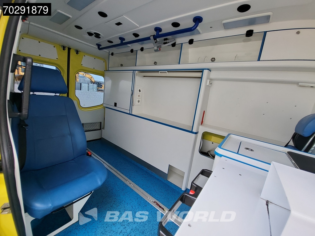 Mercedes-Benz Sprinter 319 CDI Marge! 3.0L V6 Automaat 2x Schuifdeur Airco Cruise Euro6 Krankenwagen Rettungswagen 8m3 Airco Cruise control 10