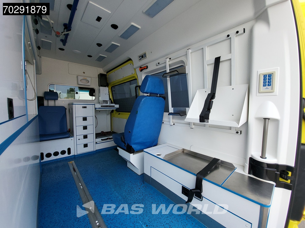 Mercedes-Benz Sprinter 319 CDI Marge! 3.0L V6 Automaat 2x Schuifdeur Airco Cruise Euro6 Krankenwagen Rettungswagen 8m3 Airco Cruise control 11