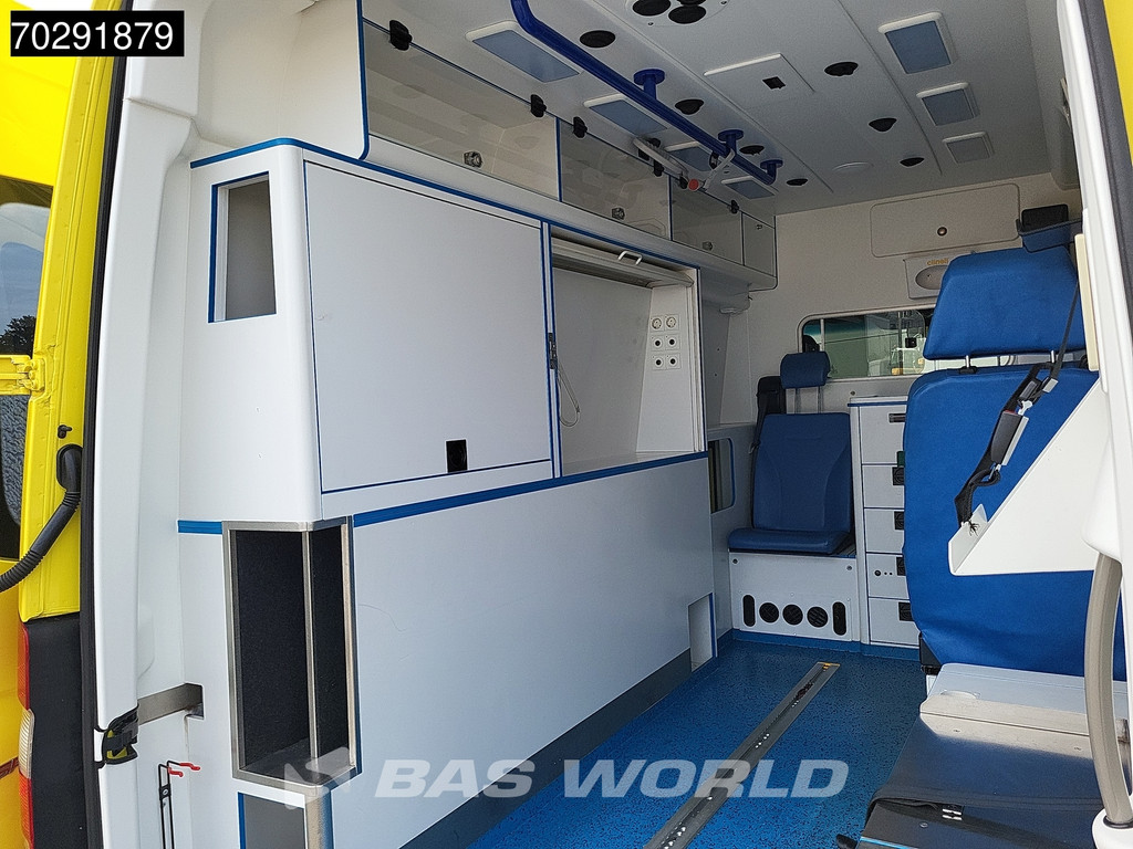 Mercedes-Benz Sprinter 319 CDI Marge! 3.0L V6 Automaat 2x Schuifdeur Airco Cruise Euro6 Krankenwagen Rettungswagen 8m3 Airco Cruise control 12