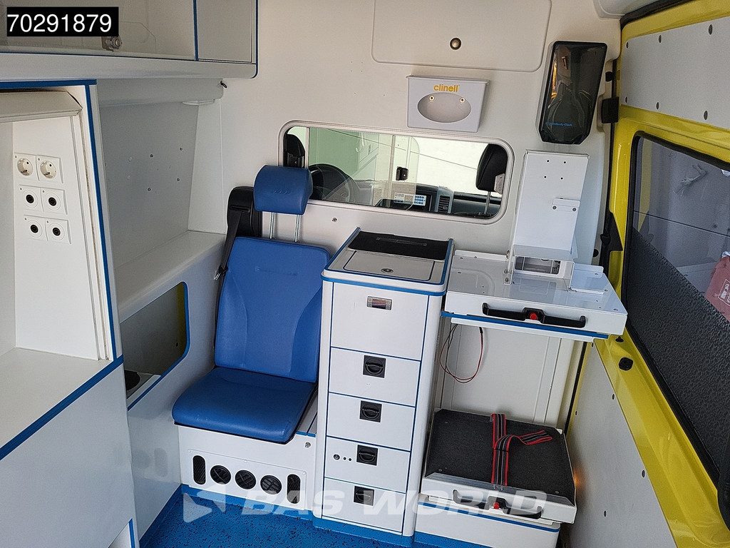 Mercedes-Benz Sprinter 319 CDI Marge! 3.0L V6 Automaat 2x Schuifdeur Airco Cruise Euro6 Krankenwagen Rettungswagen 8m3 Airco Cruise control 13
