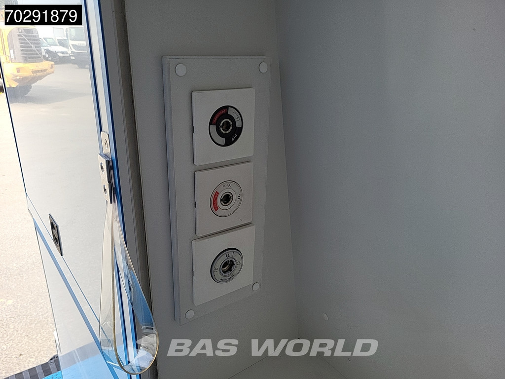 Mercedes-Benz Sprinter 319 CDI Marge! 3.0L V6 Automaat 2x Schuifdeur Airco Cruise Euro6 Krankenwagen Rettungswagen 8m3 Airco Cruise control 16