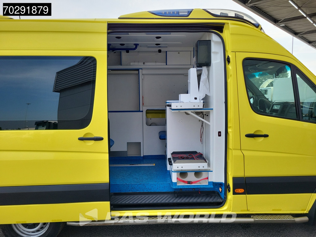 Mercedes-Benz Sprinter 319 CDI Marge! 3.0L V6 Automaat 2x Schuifdeur Airco Cruise Euro6 Krankenwagen Rettungswagen 8m3 Airco Cruise control 7