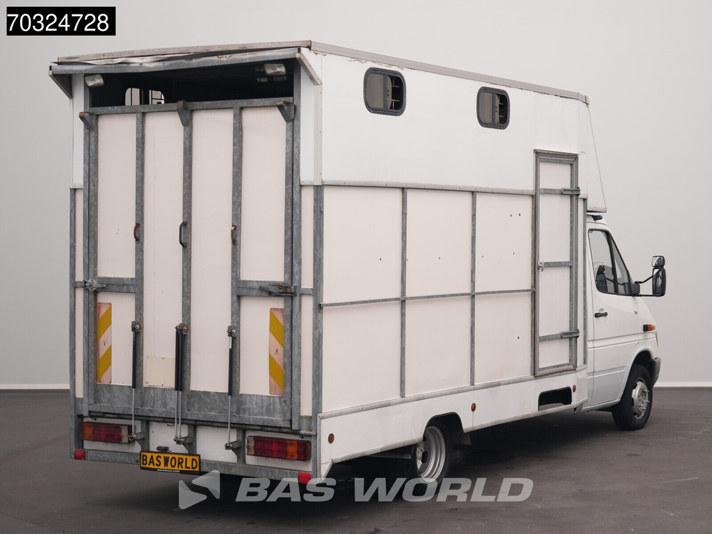 Mercedes-Benz Sprinter 412 D Dubbellucht Paardenwagen Horsetruck Pferdenwagen Veevervoer 2