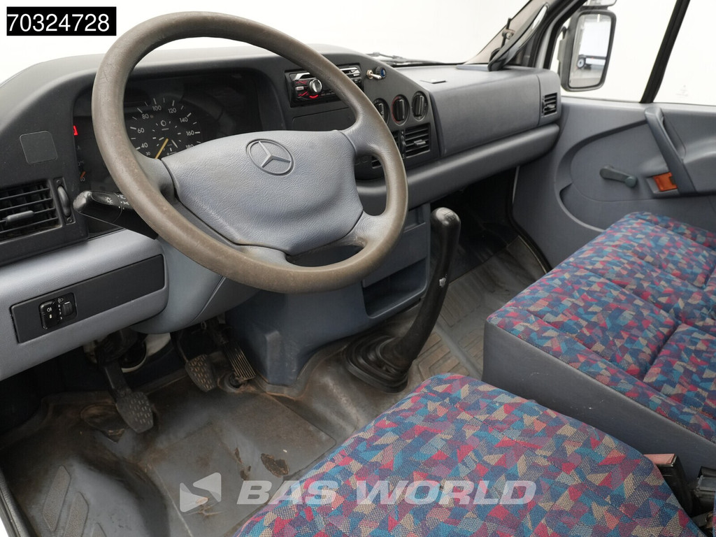 Mercedes-Benz Sprinter 412 D Dubbellucht Paardenwagen Horsetruck Pferdenwagen Veevervoer 3