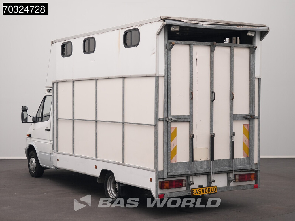 Mercedes-Benz Sprinter 412 D Dubbellucht Paardenwagen Horsetruck Pferdenwagen Veevervoer 6