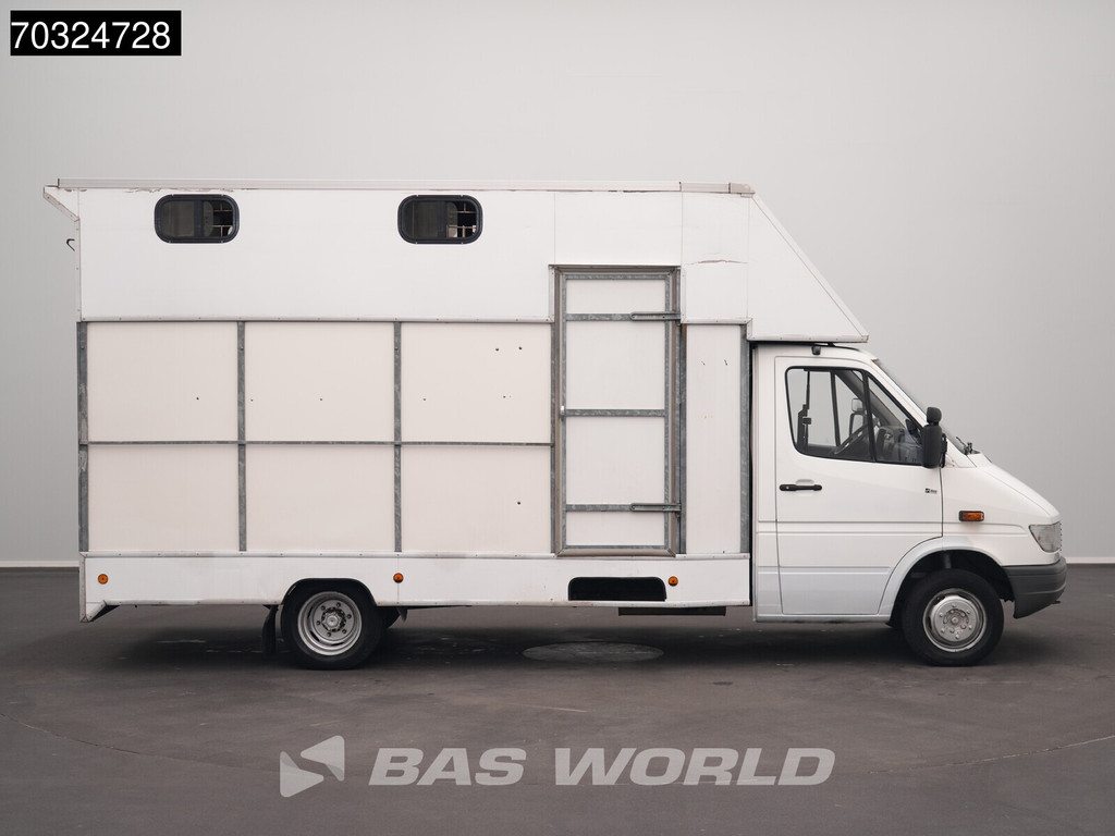 Mercedes-Benz Sprinter 412 D Dubbellucht Paardenwagen Horsetruck Pferdenwagen Veevervoer 7