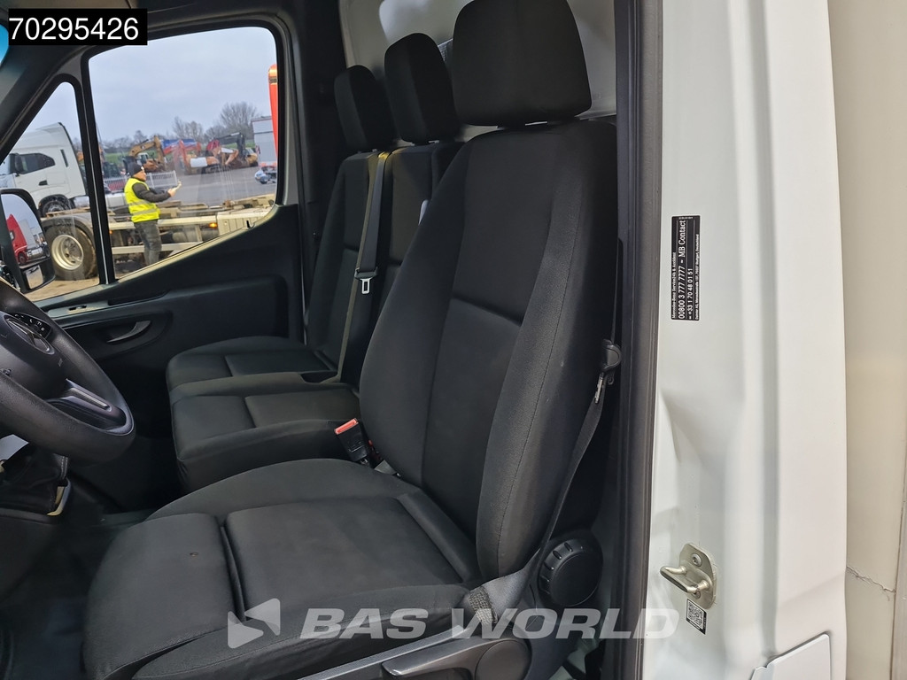 Mercedes-Benz Sprinter 514 CDI Laadklep Dubbellucht Zijdeur Bakwagen Airco Cruise MBUX CarPlay DHollandia Euro6 Meubelbak Koffer Airco Cruise control 12