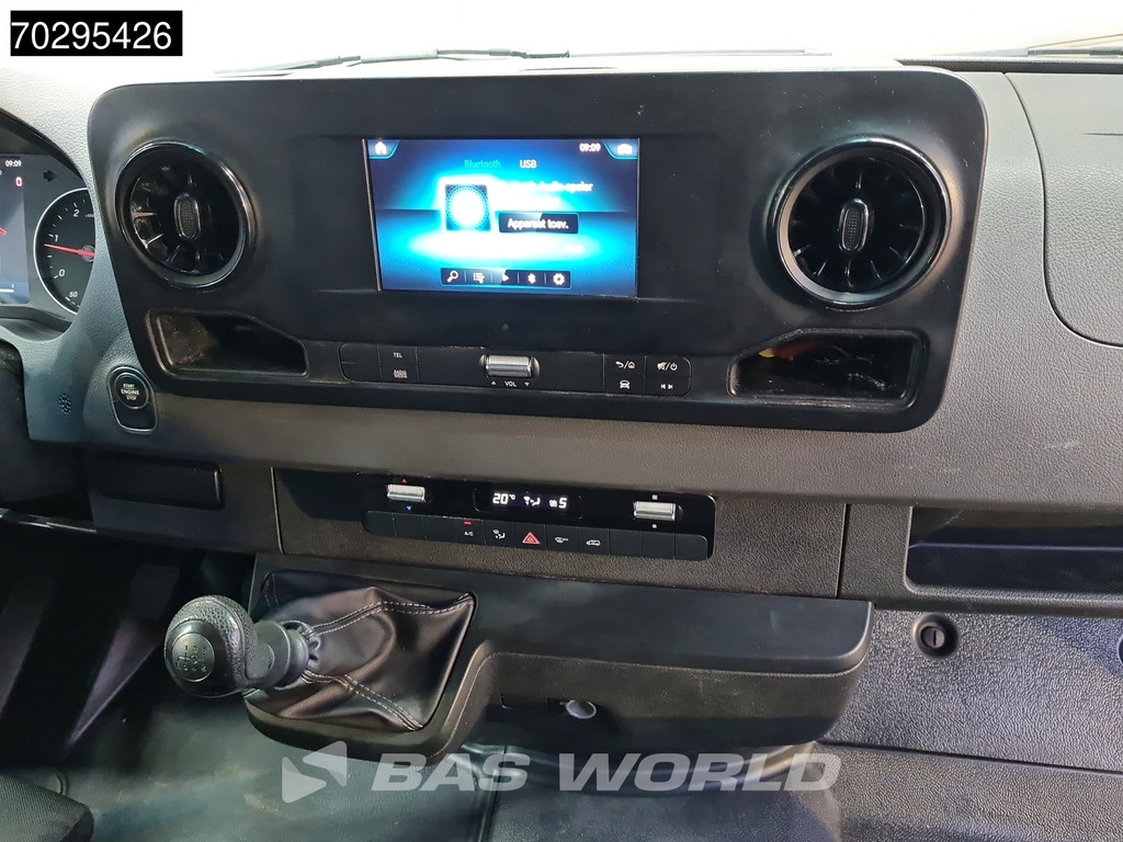 Mercedes-Benz Sprinter 514 CDI Laadklep Dubbellucht Zijdeur Bakwagen Airco Cruise MBUX CarPlay DHollandia Euro6 Meubelbak Koffer Airco Cruise control 14