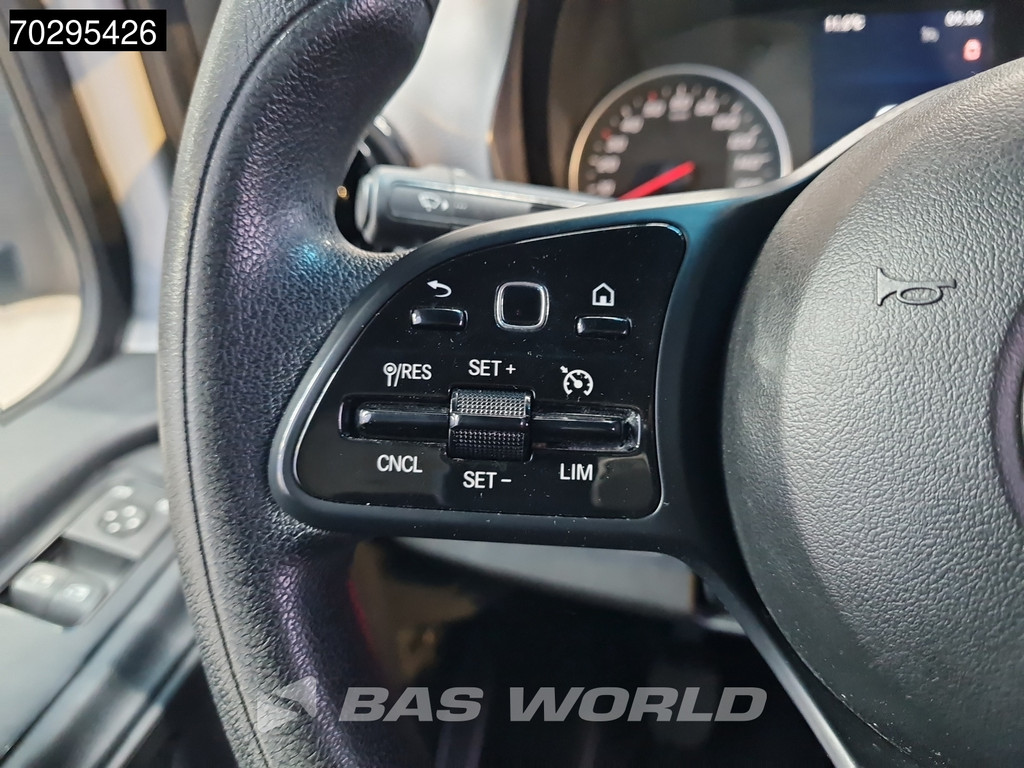 Mercedes-Benz Sprinter 514 CDI Laadklep Dubbellucht Zijdeur Bakwagen Airco Cruise MBUX CarPlay DHollandia Euro6 Meubelbak Koffer Airco Cruise control 18