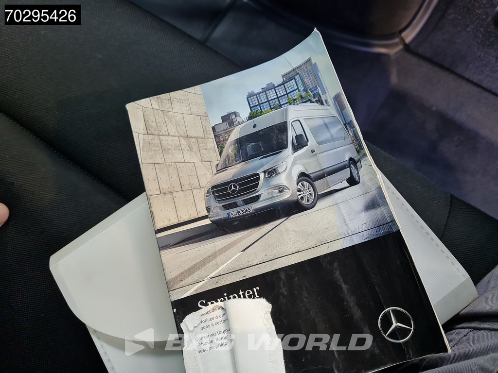 Mercedes-Benz Sprinter 514 CDI Laadklep Dubbellucht Zijdeur Bakwagen Airco Cruise MBUX CarPlay DHollandia Euro6 Meubelbak Koffer Airco Cruise control 21