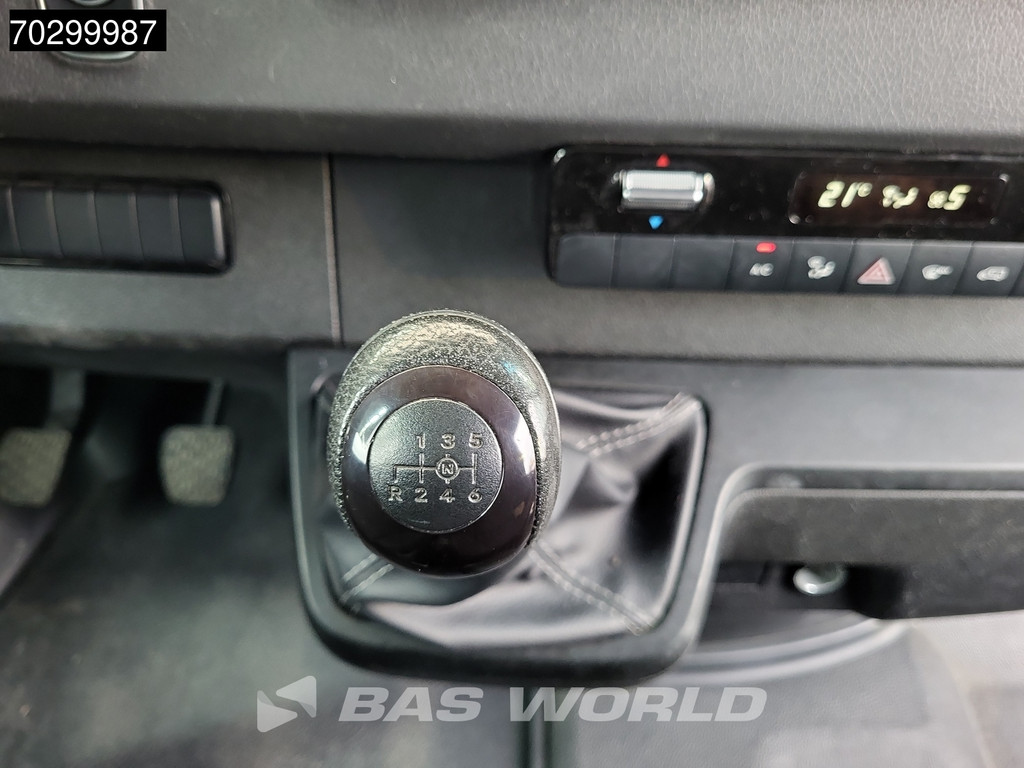 Mercedes-Benz Sprinter 514 CDI Laadklep Zijdeur Dubbellucht Bakwagen Airco Cruise MBUX CarPlay DHollandia Euro6 Meubelbak Koffer Airco Cruise control 16