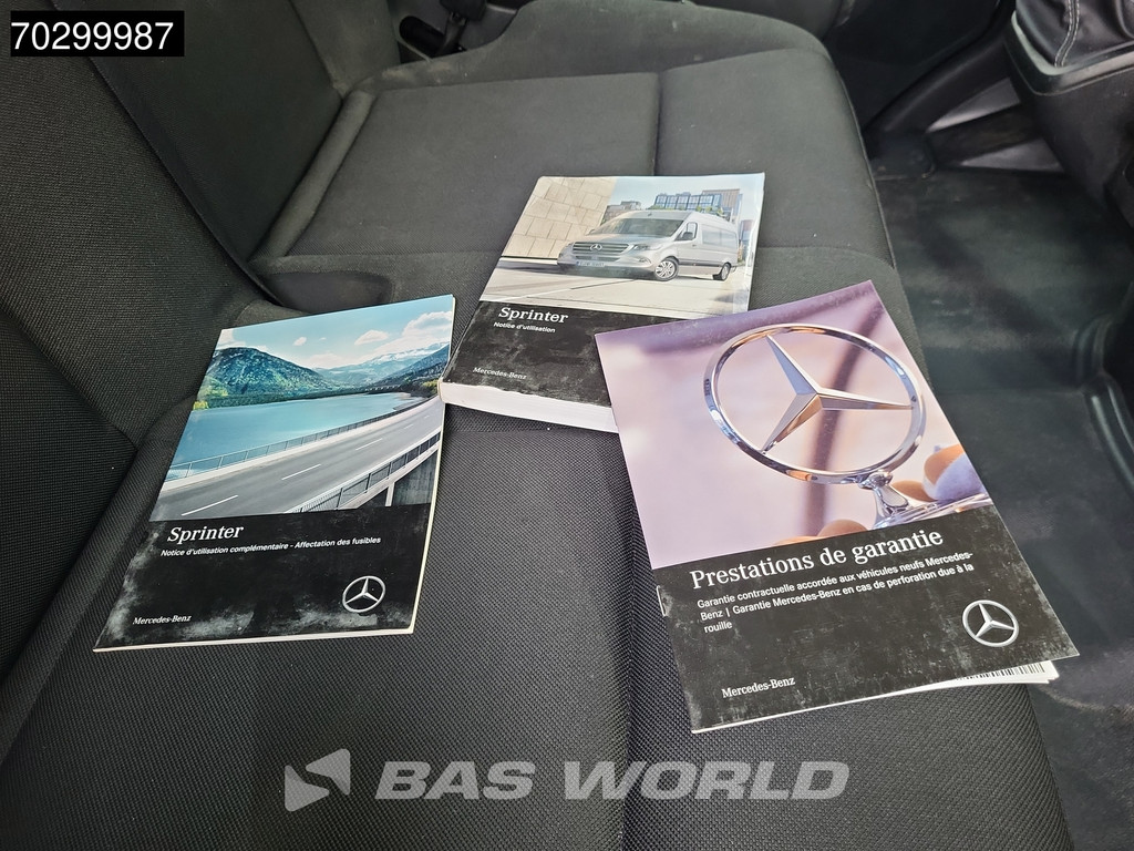 Mercedes-Benz Sprinter 514 CDI Laadklep Zijdeur Dubbellucht Bakwagen Airco Cruise MBUX CarPlay DHollandia Euro6 Meubelbak Koffer Airco Cruise control 17
