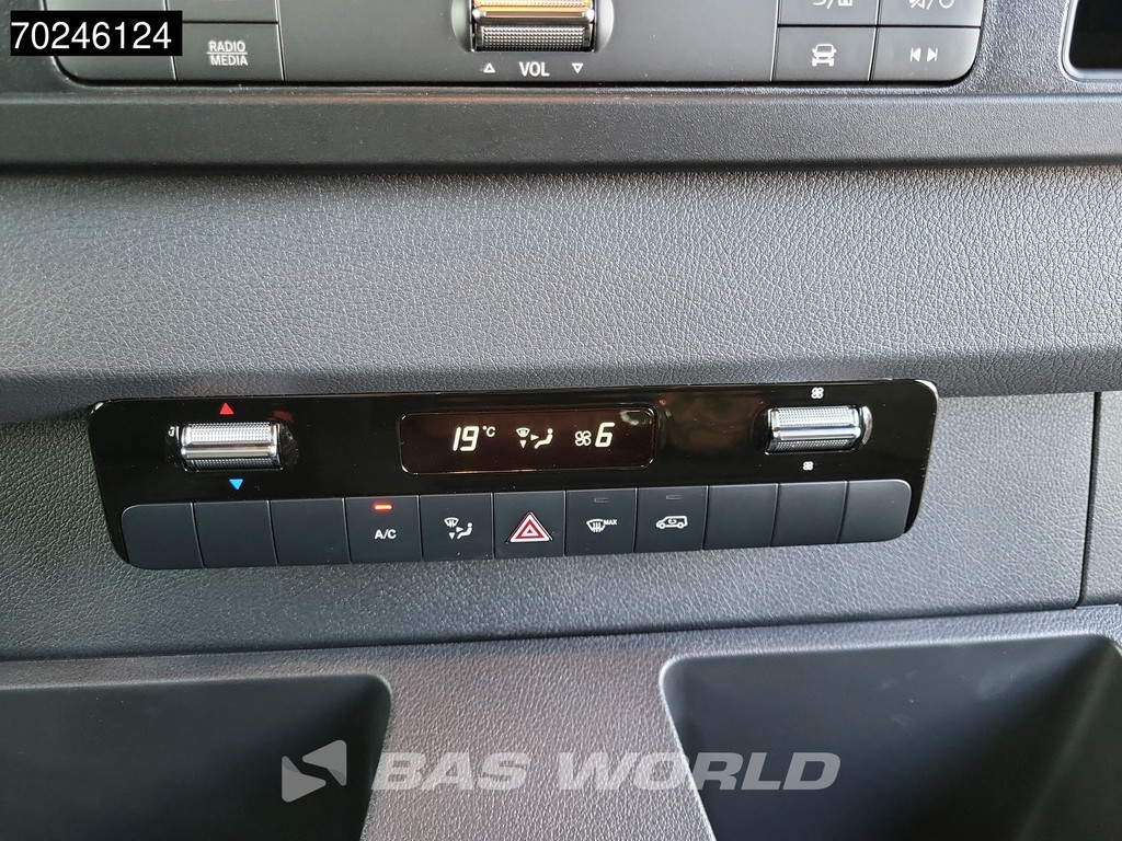 Mercedes-Benz Sprinter 515 CDI Automaat 1000kg Laadklep Zijdeur Dubbellucht Bakwagen MBUX Airco Cruise CarPlay DHollandia Euro6 Koffer Meubelbak 21m3 Airco Cruise control 15