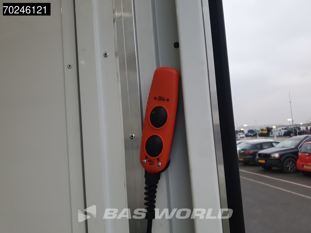 Mercedes-Benz Sprinter 515 CDI Automaat Laadklep Zijdeur Dubbellucht Bakwagen MBUX Airco Cruise MBUX Koffer Meubelbak 21m3 Airco Cruise control 19