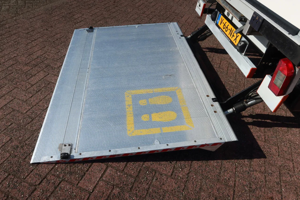 Mercedes-Benz Sprinter 516 CDI Koel/Vries + Dhollandia Klep 750 kg Carrier 300 Xarios Dag + nacht 220 Volt 8