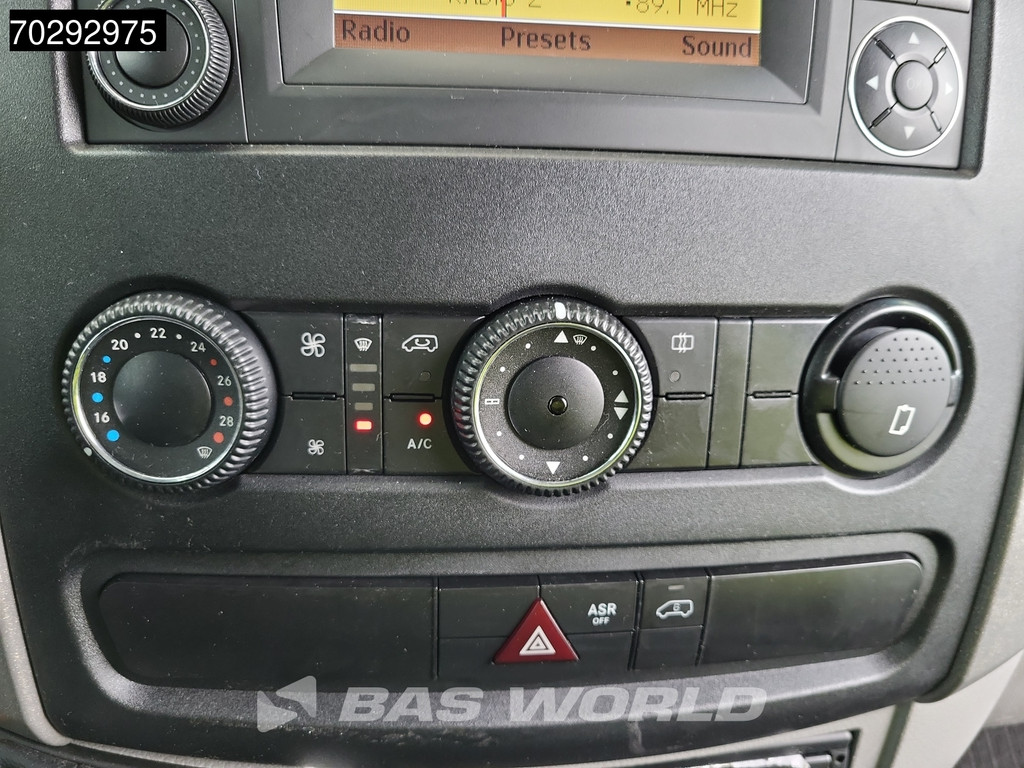 Mercedes-Benz Sprinter 516 CDI Laadklep Dubbellucht Automaat Trekhaak Bakwagen Airco Cruise DHollandia APK 06-2026 Euro6 Meubelbak Koffer 18m3 Airco Trekhaak Cruise control 15