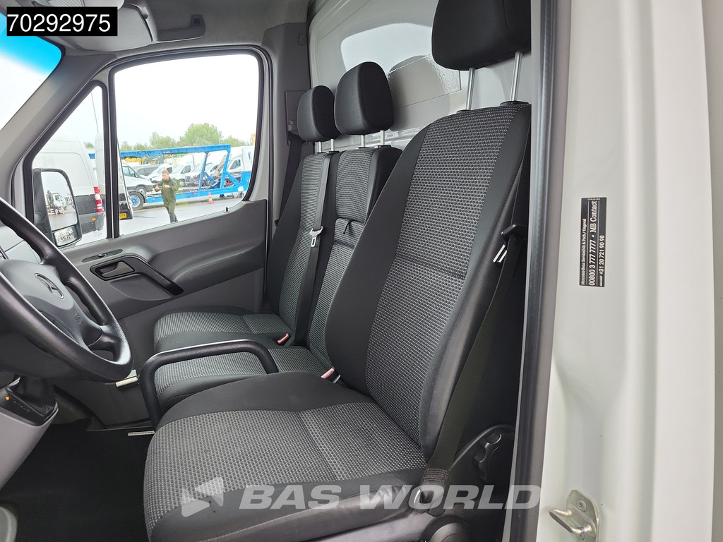 Mercedes-Benz Sprinter 516 CDI Laadklep Dubbellucht Automaat Trekhaak Bakwagen Airco Cruise DHollandia APK 06-2026 Euro6 Meubelbak Koffer 18m3 Airco Trekhaak Cruise control 19