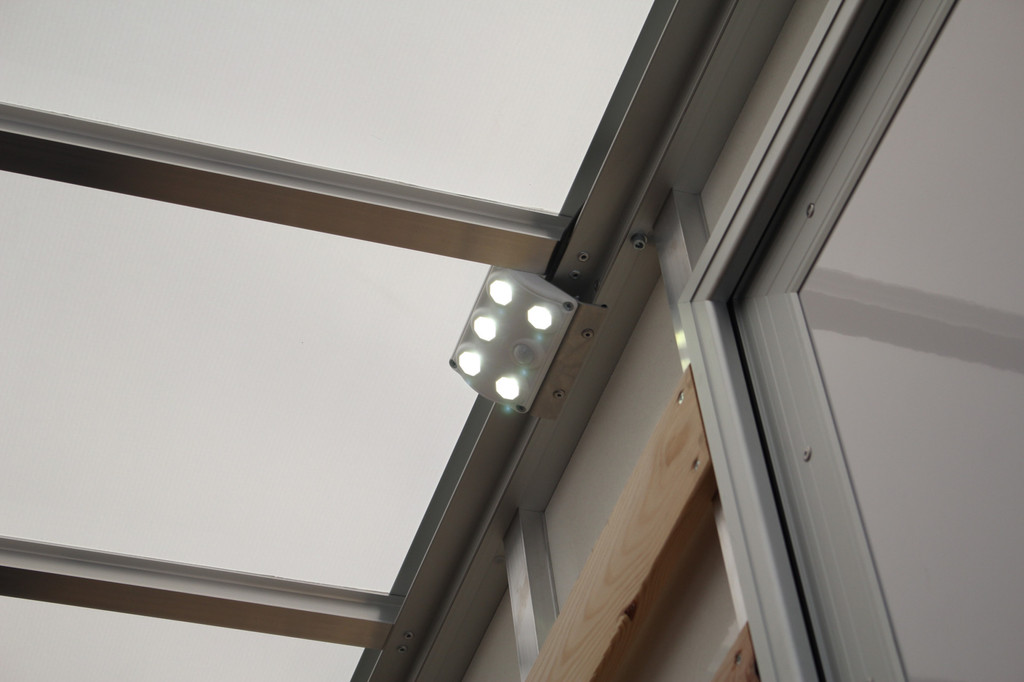 Mercedes-Benz Sprinter 519 1.9CDI 190pk Automaat | Navi Mbux10 | Geveerde stoel | DHollandia Laadklep 1000kg | Bakhoogte 2.3m | Zijdeur | Lease 1.201,- p/m 12