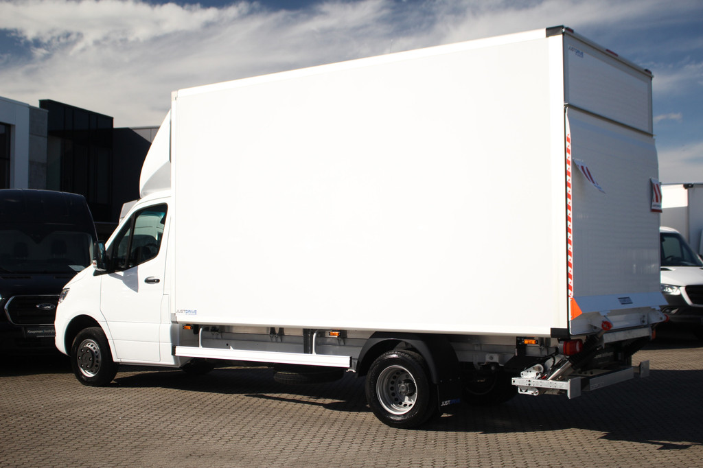 Mercedes-Benz Sprinter 519 1.9CDI 190pk Automaat | Navi Mbux10 | Geveerde stoel | DHollandia Laadklep 1000kg | Bakhoogte 2.3m | Zijdeur | Lease 1.201,- p/m 19
