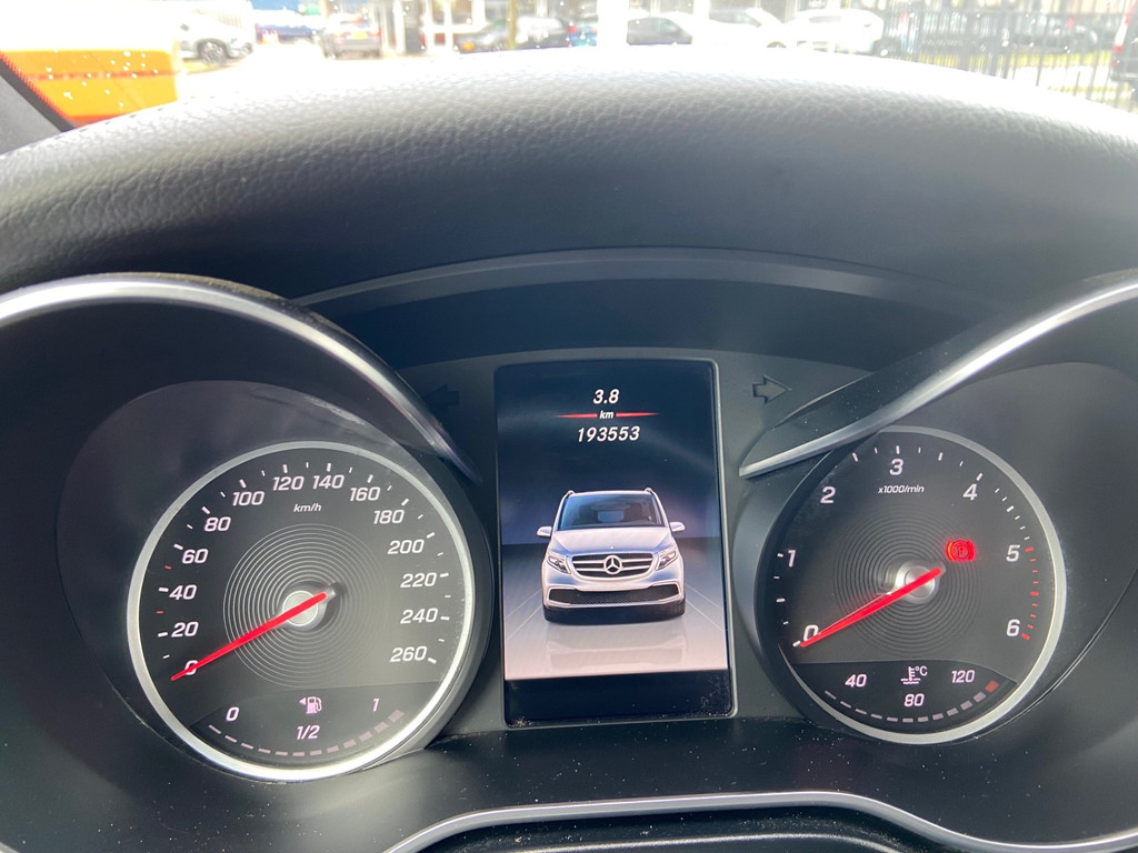 Mercedes-Benz V-klasse 300d Lang DC Avantgarde | AMG edition | Distronic | 360° Camera 13