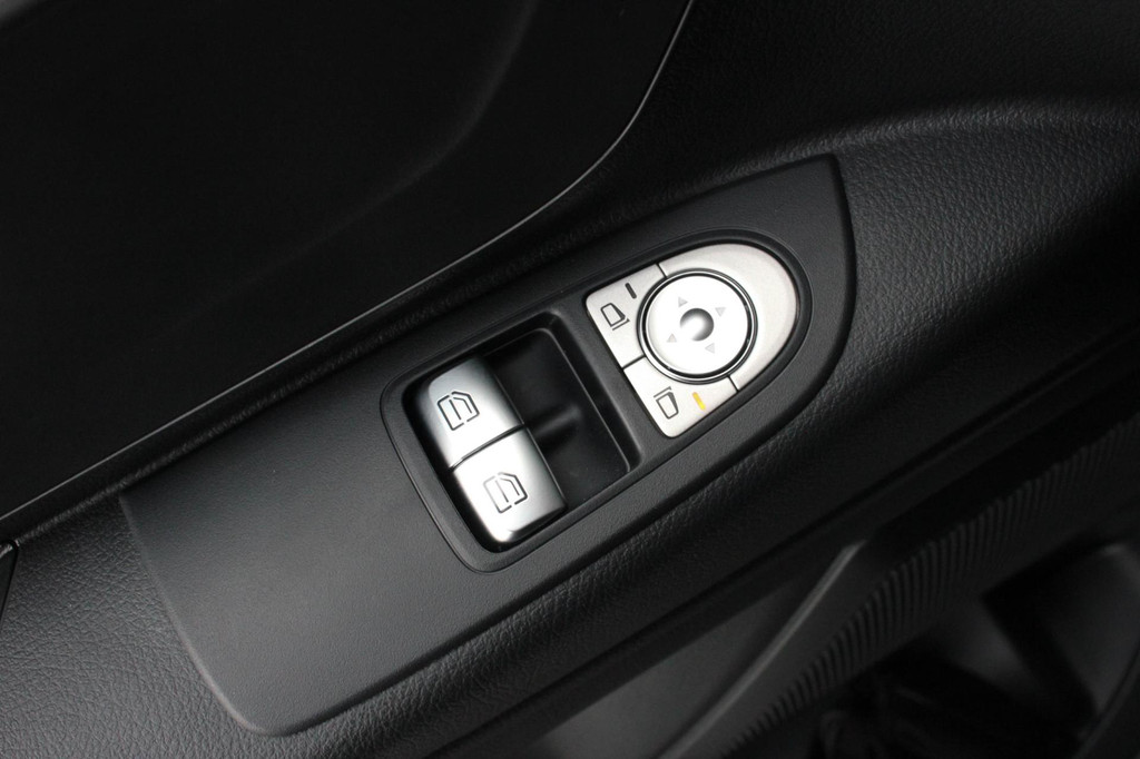 Mercedes-Benz VITO 119 CDI L2 4x4 SELECT LANG / BPM VRIJ / FULL BLACK OPS / VERLAAGD / AMG / SIDE-BARS / STUURVERWARMING / SPOILER 15