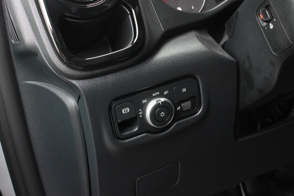 Mercedes-Benz VITO 119 CDI L2 4x4 SELECT LANG / BPM VRIJ / FULL BLACK OPS / VERLAAGD / AMG / SIDE-BARS / STUURVERWARMING / SPOILER 18