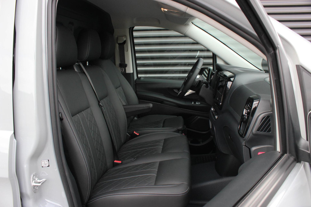 Mercedes-Benz VITO 119 CDI L2 4x4 SELECT LANG / BPM VRIJ / FULL BLACK OPS / VERLAAGD / AMG / SIDE-BARS / STUURVERWARMING / SPOILER 19