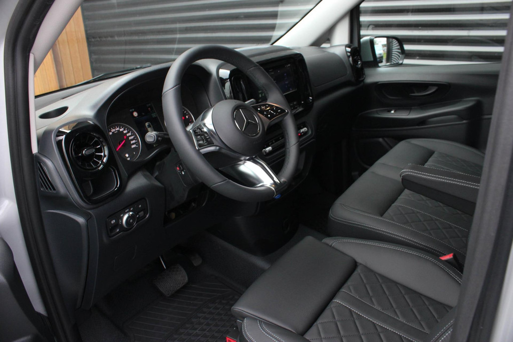 Mercedes-Benz VITO 119 CDI L2 4x4 SELECT LANG / BPM VRIJ / FULL BLACK OPS / VERLAAGD / AMG / SIDE-BARS / STUURVERWARMING / SPOILER 20