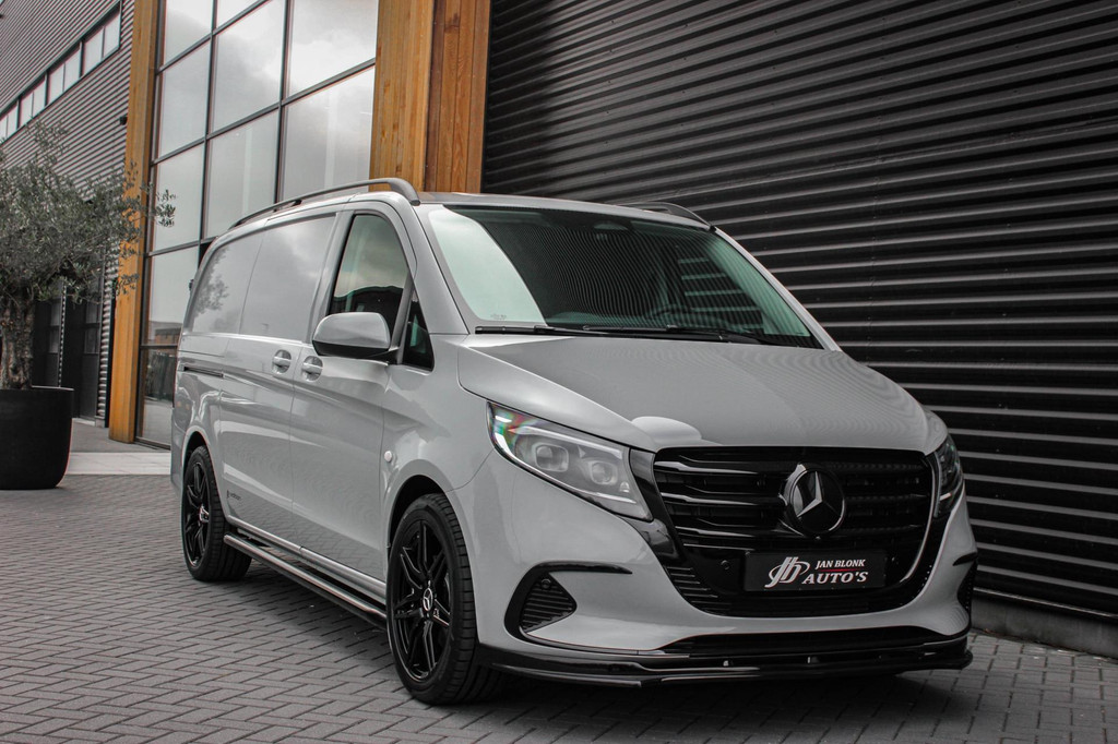 Mercedes-Benz VITO 119 CDI L2 4x4 SELECT LANG / BPM VRIJ / FULL BLACK OPS / VERLAAGD / AMG / SIDE-BARS / STUURVERWARMING / SPOILER 8