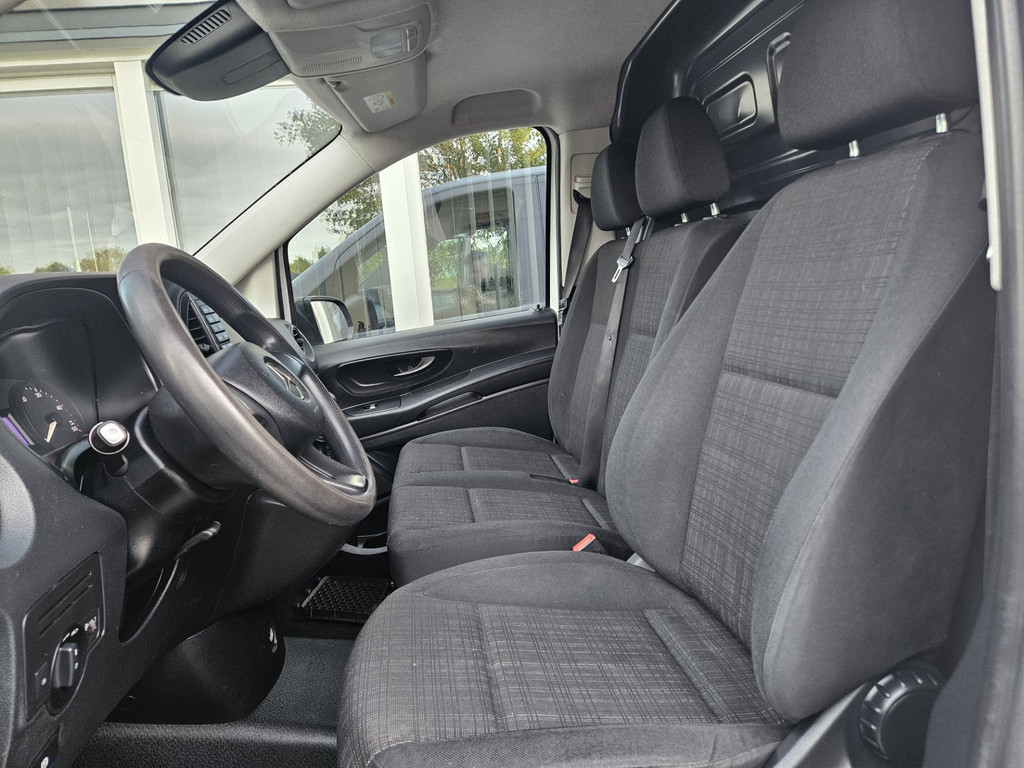 Mercedes-Benz Vito 109 CDI Functional Lang Trekhaak! Airco! NAP! Navigatie! Achterdeuren! 3-Zitplaatsen! 10