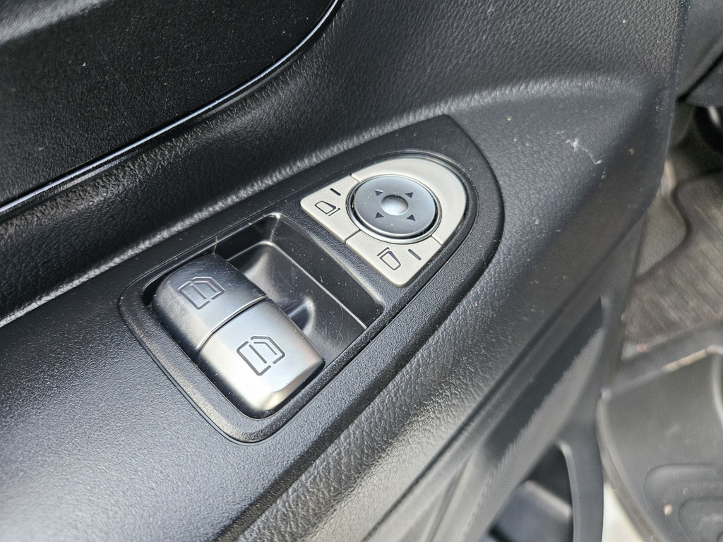 Mercedes-Benz Vito 109 CDI Functional Lang Trekhaak! Airco! NAP! Navigatie! Achterdeuren! 3-Zitplaatsen! 12