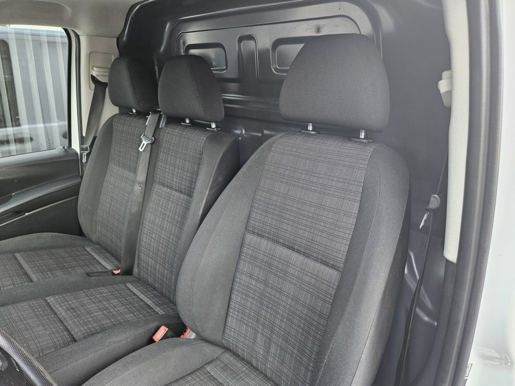 Mercedes-Benz Vito 109 CDI Functional Lang Trekhaak! Airco! NAP! Navigatie! Achterdeuren! 3-Zitplaatsen! 18