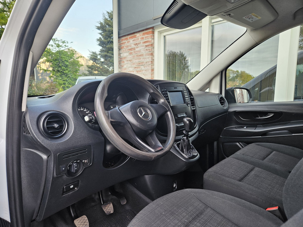 Mercedes-Benz Vito 109 CDI Functional Lang Trekhaak! Airco! NAP! Navigatie! Achterdeuren! 3-Zitplaatsen! 2