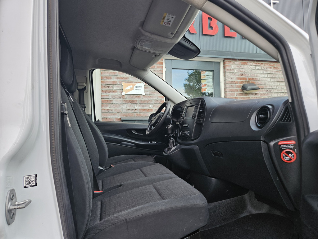 Mercedes-Benz Vito 109 CDI Functional Lang Trekhaak! Airco! NAP! Navigatie! Achterdeuren! 3-Zitplaatsen! 6