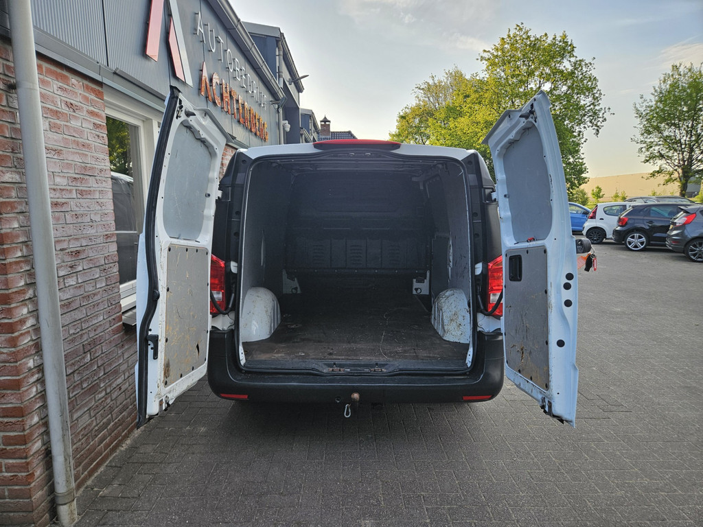 Mercedes-Benz Vito 109 CDI Functional Lang Trekhaak! Airco! NAP! Navigatie! Achterdeuren! 3-Zitplaatsen! 9