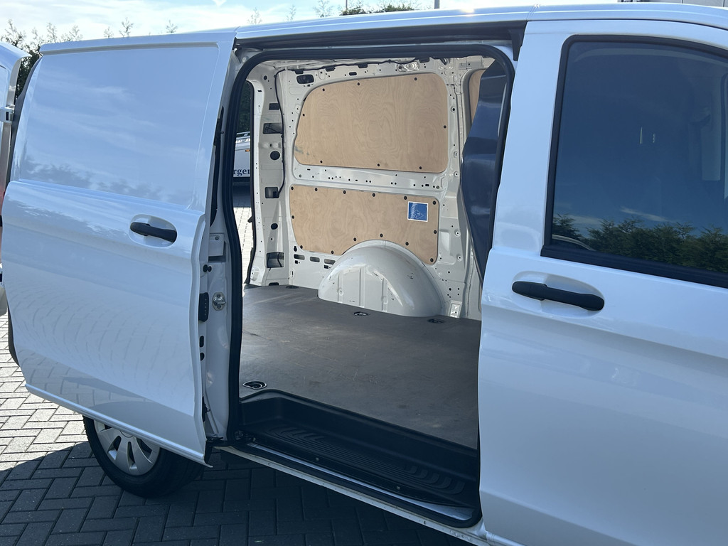 Mercedes-Benz Vito 110 CDI 102 PK RWD / L2H1 / 1e EIGENAAR / TREKHAAK / 50.667 KM !! / AIRCO / CRUISE / BLUETOOTH 8