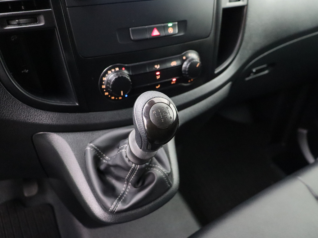 Mercedes-Benz Vito 110CDI Achterklep | Multimedia | Airco | Betimmering | 3-Persoons 15