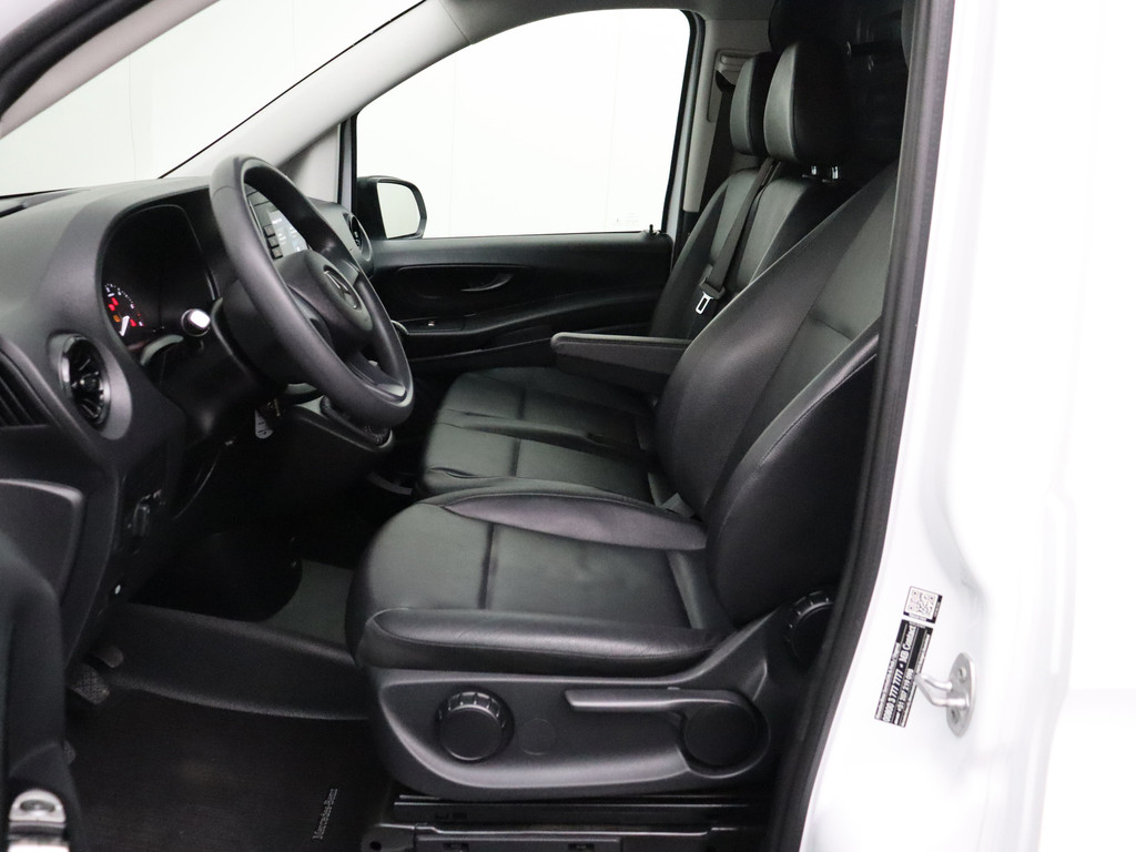 Mercedes-Benz Vito 110CDI Achterklep | Multimedia | Airco | Betimmering | 3-Persoons 17