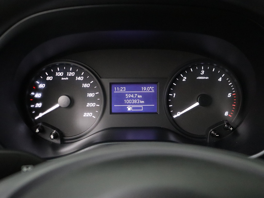 Mercedes-Benz Vito 110CDI Achterklep | Multimedia | Airco | Betimmering | 3-Persoons 9