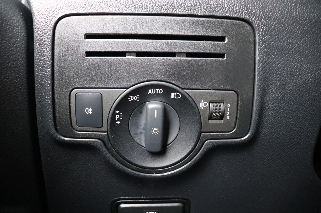 Mercedes-Benz Vito 110 CDI Lang EURO 6 - Airco - Leder. stoelen - Achteruitrijcamera - â¬11.950,- Excl. 17