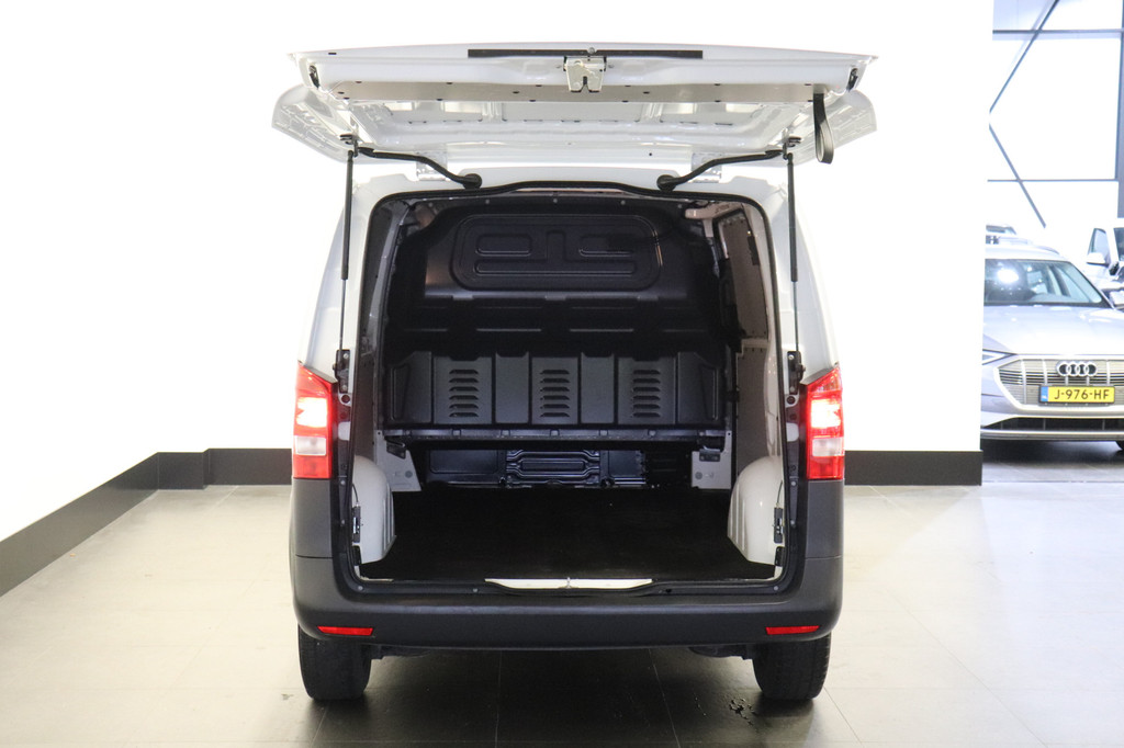 Mercedes-Benz Vito 110 CDI Lang EURO 6 - Airco - Leder. stoelen - Achteruitrijcamera - â¬11.950,- Excl. 8