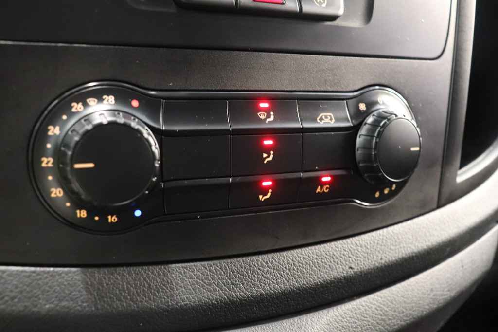 Mercedes-Benz Vito 110 CDI XL EURO 6 - Airco - Camera - Laadbrug - € 13.499,- Excl. 12