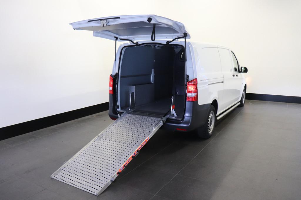Mercedes-Benz Vito 110 CDI XL EURO 6 - Airco - Camera - Laadbrug - € 13.499,- Excl. 16