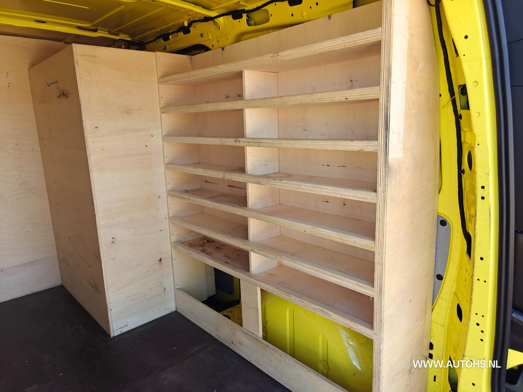 Mercedes-Benz Vito 111 CDI , Euro 6 , 1e Eig , In pracht staat , Apk maart 2026 , werkplaats inrichting. 17