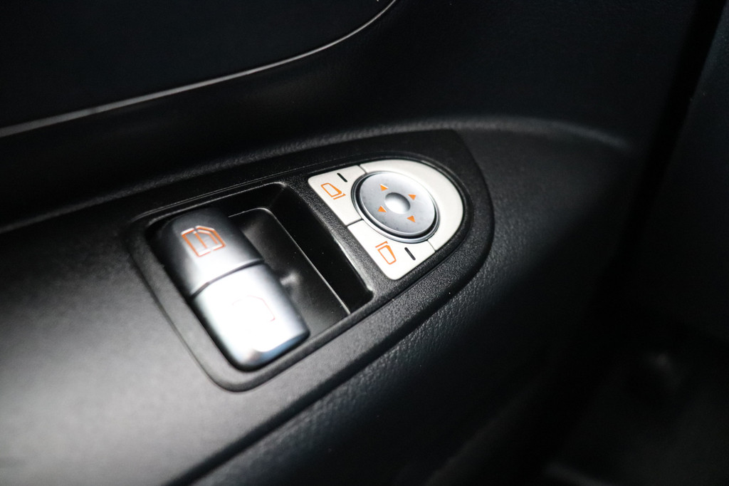 Mercedes-Benz Vito 111 CDI Lang Dubbele Cabine EURO 6 - Airco - Navi - Cruise - ⬠21.950,- Excl. 17